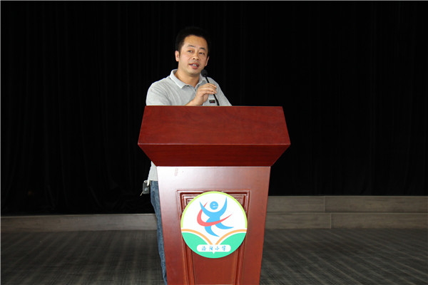 洛小举行心连心优秀学生奖学金颁奖会 (30).jpg