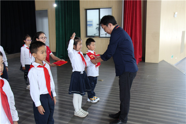 洛小举行心连心优秀学生奖学金颁奖会 (18).jpg