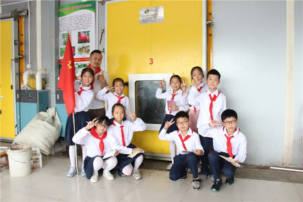 洛小日新娃开展小康寻“宝”寻访活动 (3).jpg