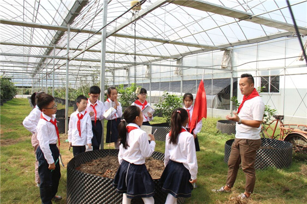 洛小日新娃开展小康寻“宝”寻访活动 (1).jpg