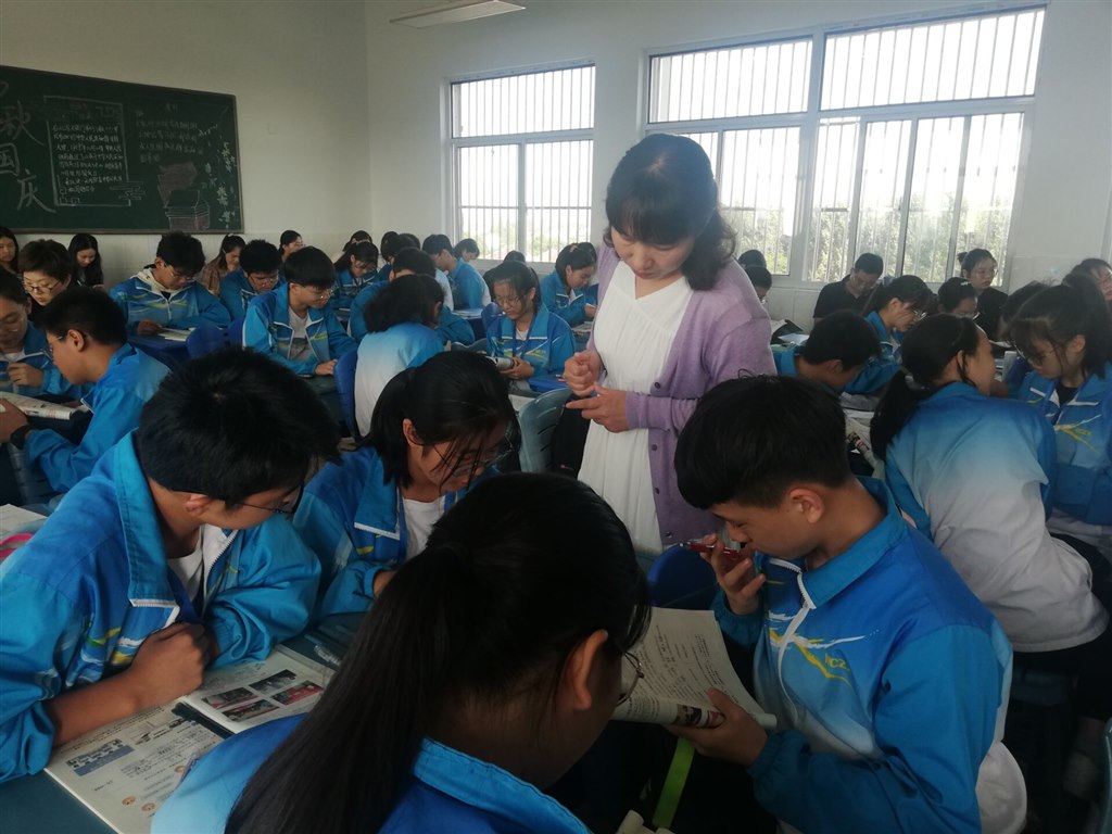 姚老师上课.jpg