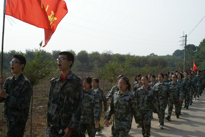 唱着高歌前进高一五班 (Copy).JPG