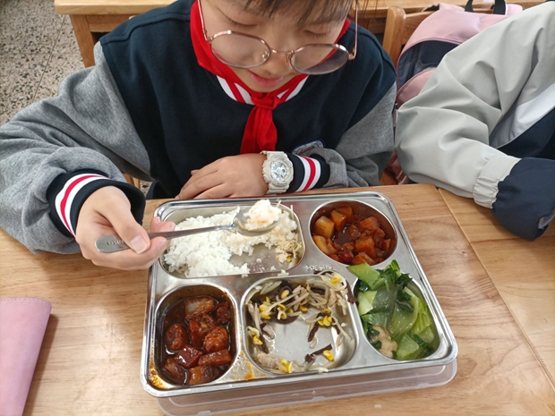 60C121179F202C3688E6E7B32E8B04C8_副本.jpg