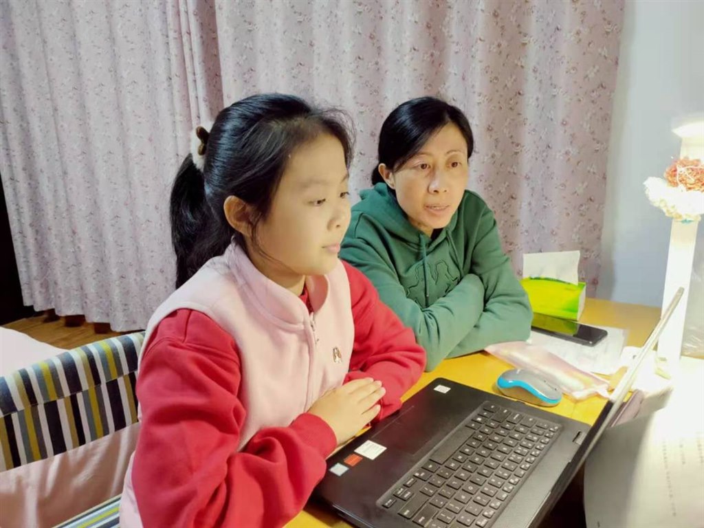 六13贾小欧家长.jpg