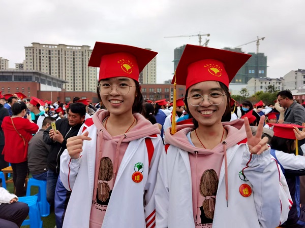 双胞.jpg 双胞.jpg