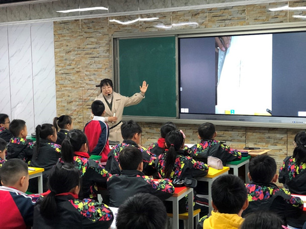 虞丽华_副本.jpg
