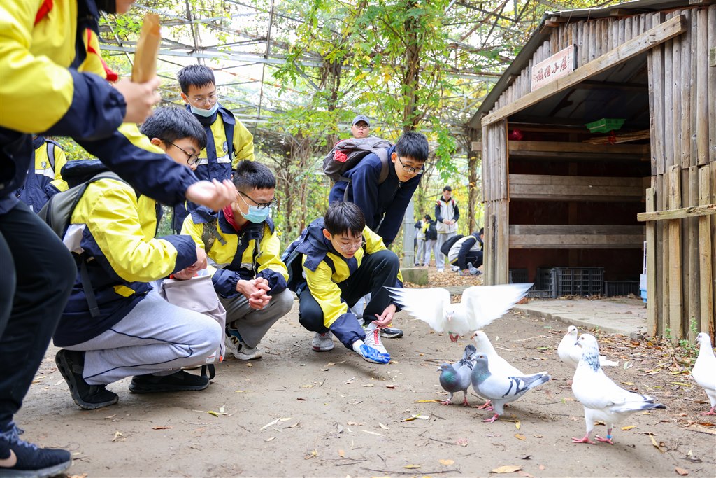 五参观2.jpg