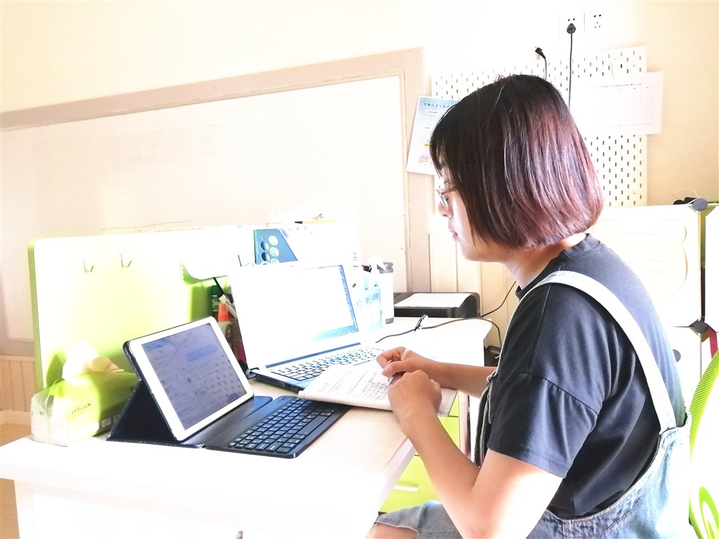 活动2.jpg 活动2.jpg