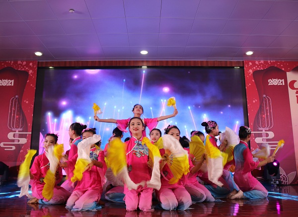 20201225七年级迎元旦文娱汇演 (12).JPG