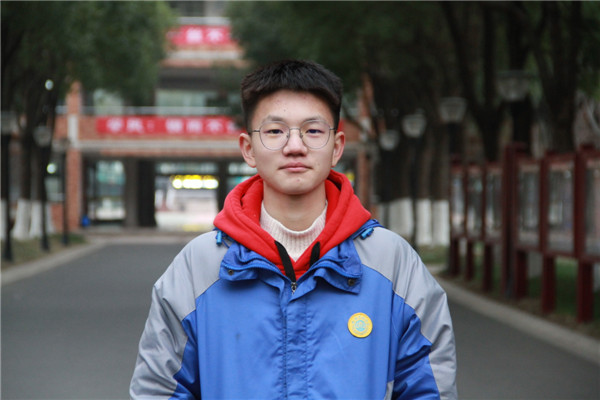 三16卢峻宇.JPG