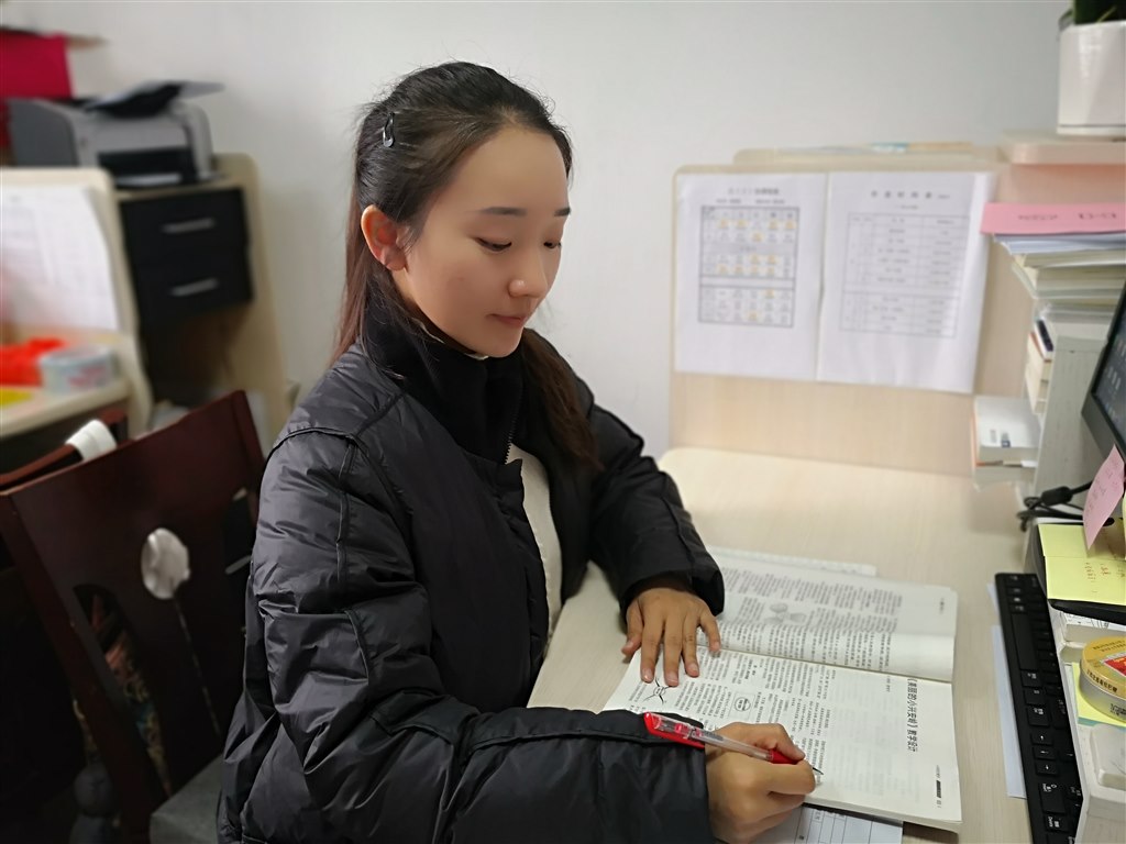蔡潇潇工作照.jpg