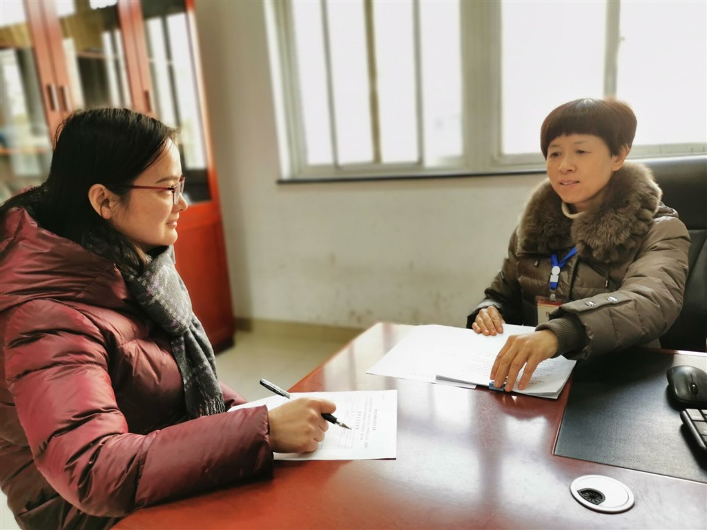 顾书记访谈教师.jpg