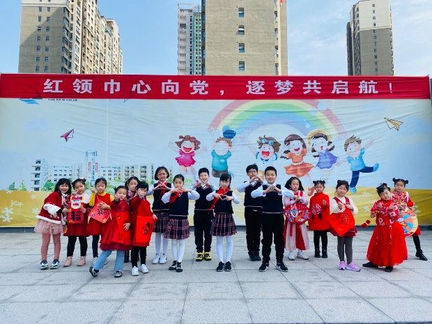 手势舞照片.jpg