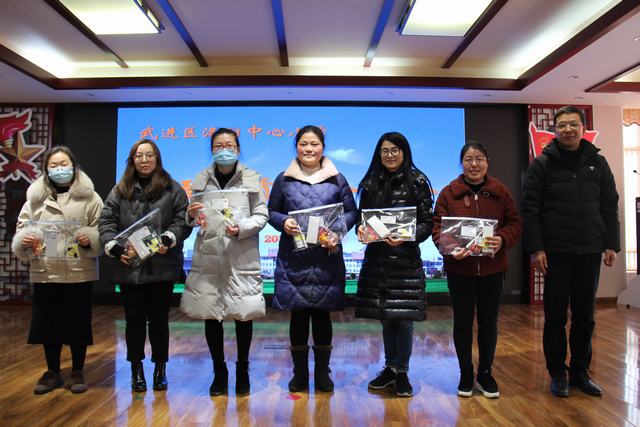 洛小召开全校语文教学质量分析交流会 (22).JPG