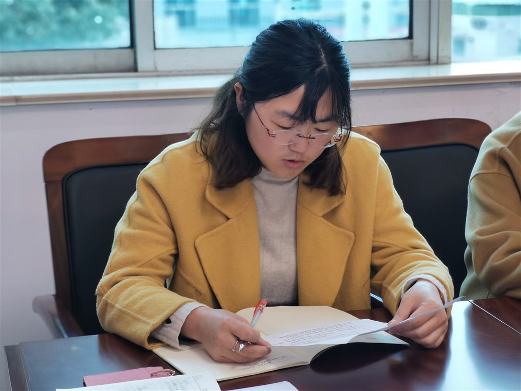 组长交流3.jpg