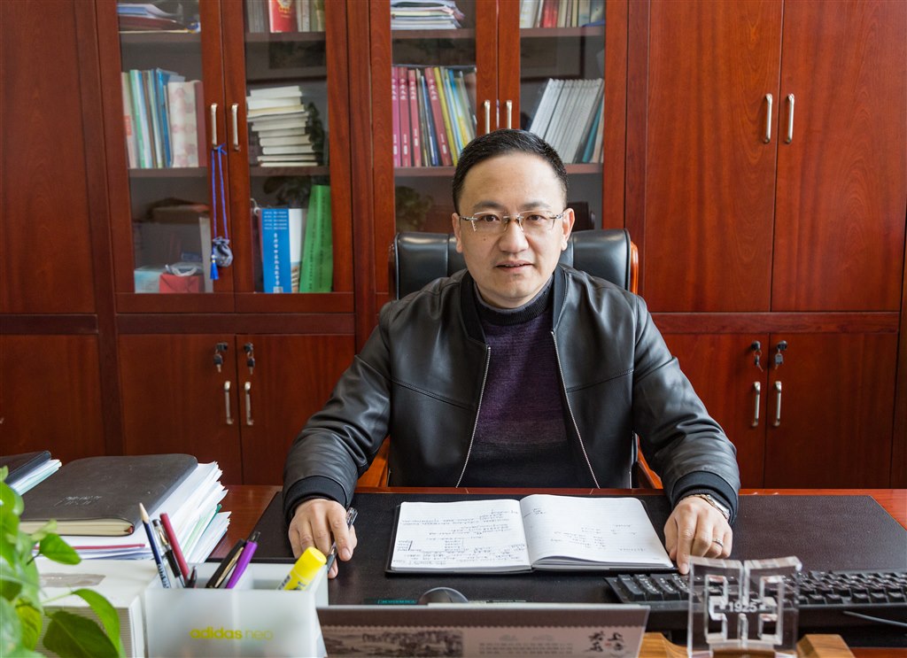 桂亚东校长.JPG