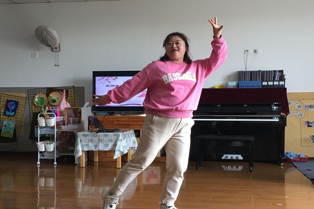 10跳舞2.jpg 10跳舞2.jpg