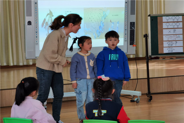 2021.4.19 龙幼 龙幼成长赋能+之十五:用足差异资源,助力主动成长2.jpg