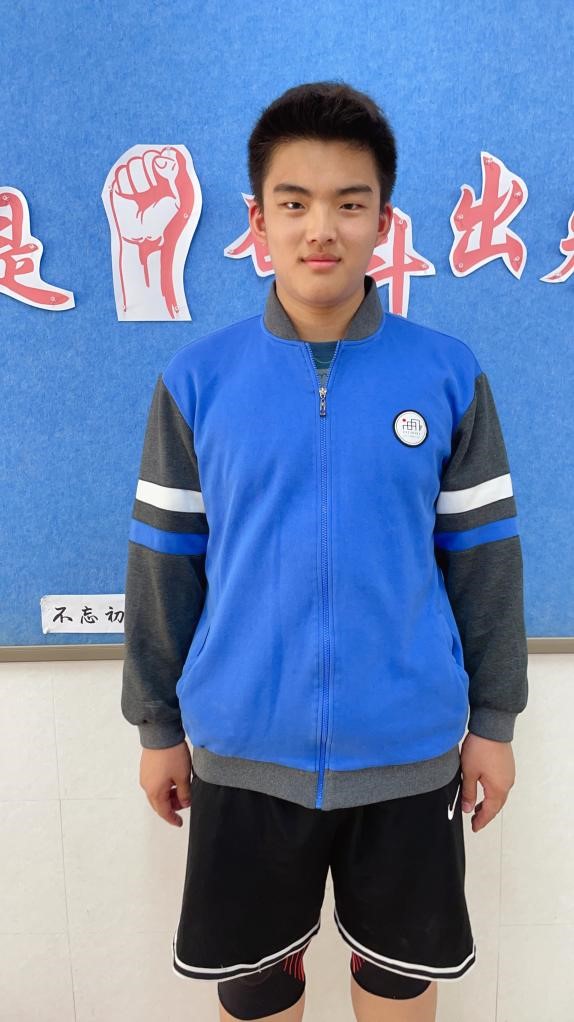 高一1班 王琛.jpg
