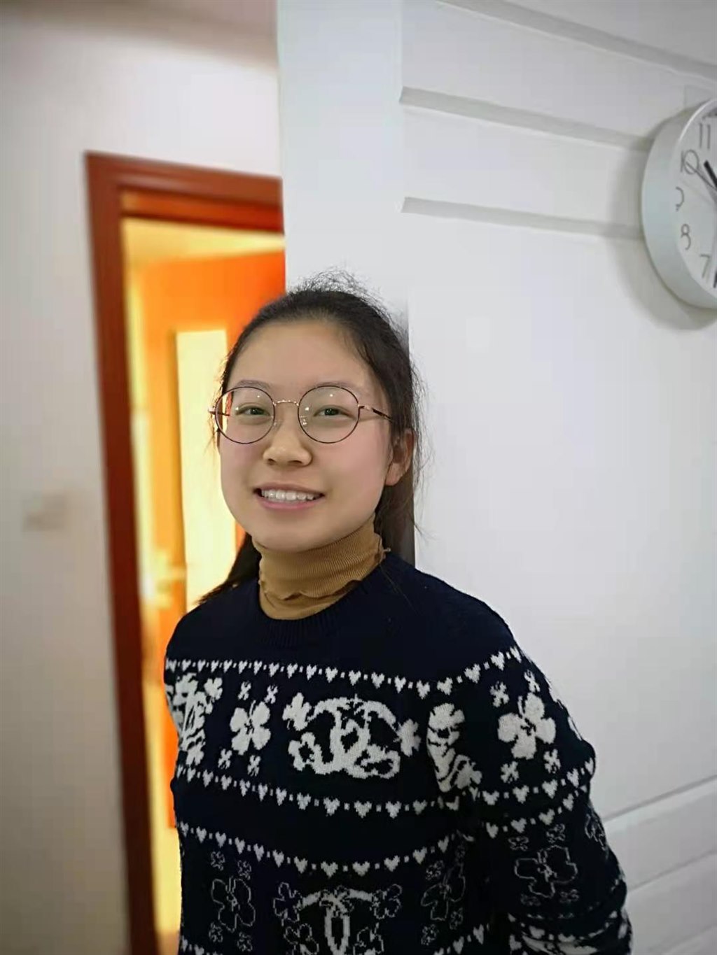 高二13班梅好.jpg