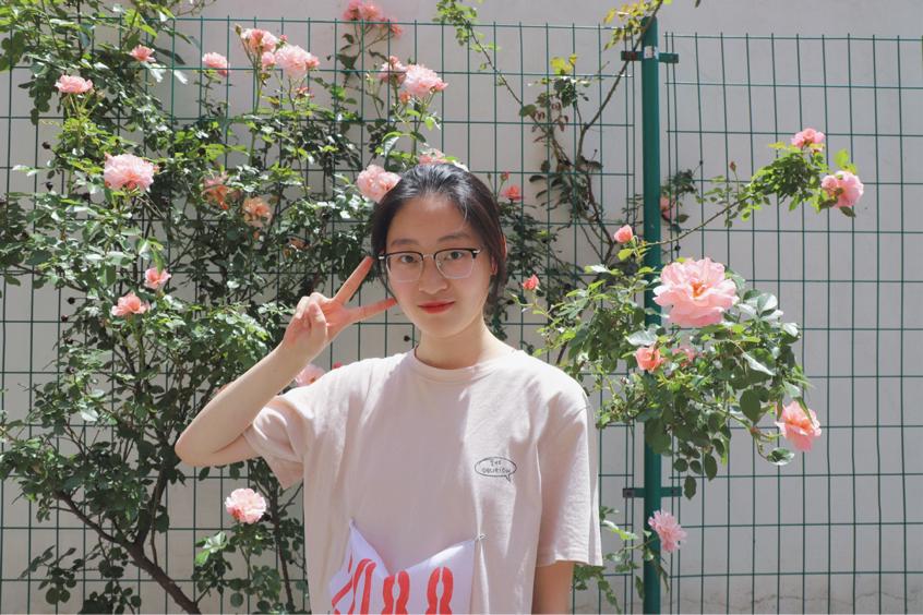 高二3班黄欣怡.jpg