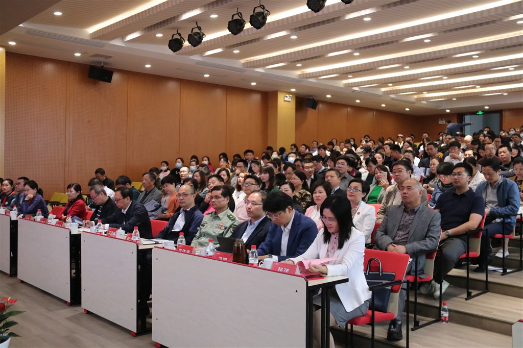 参会领导.JPG