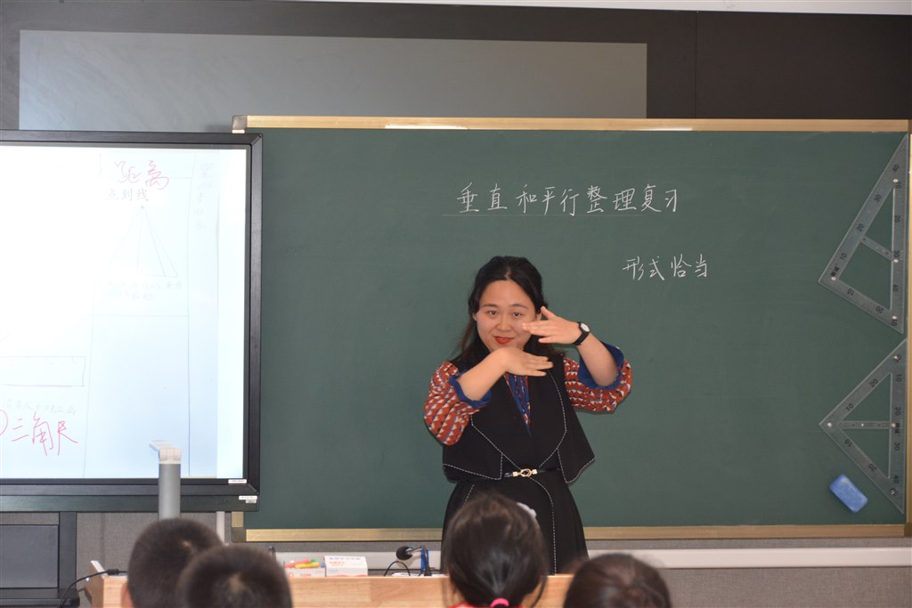 c7688fd604b34cfeba6f8d1f53285f1c.jpg