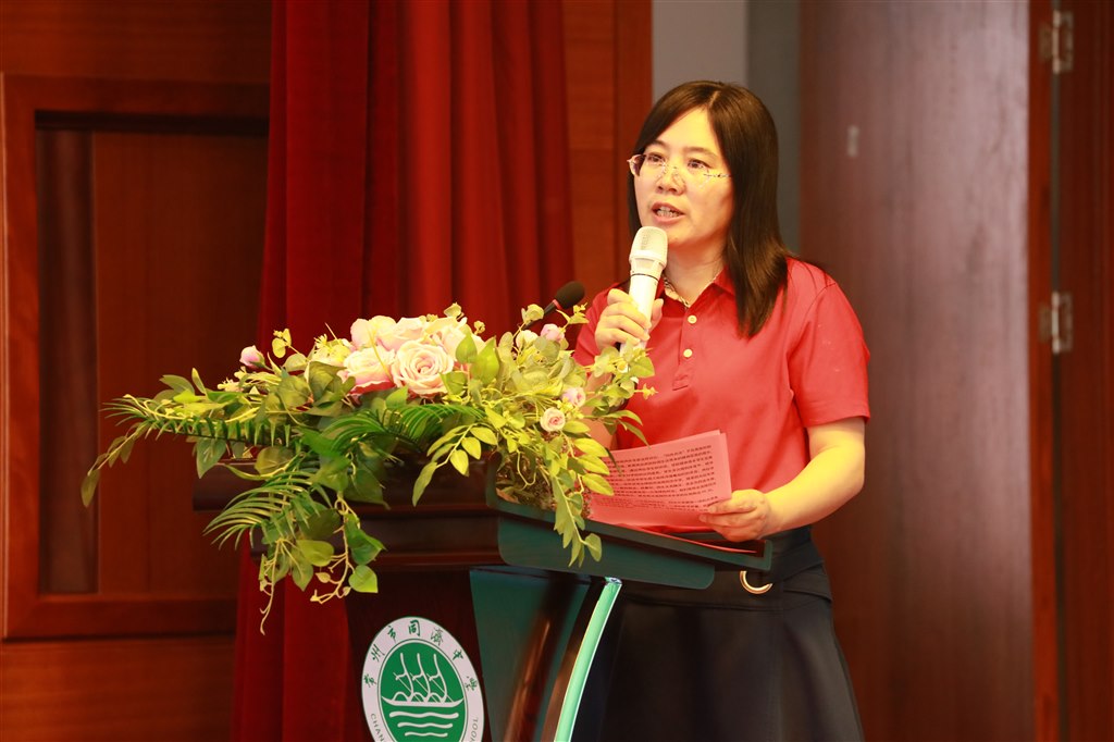 张校发言.JPG