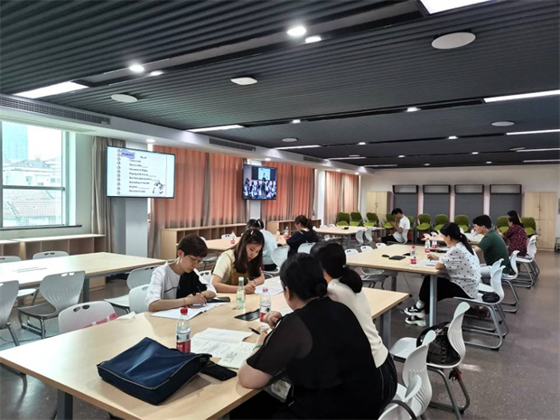 老师们.jpg 老师们.jpg