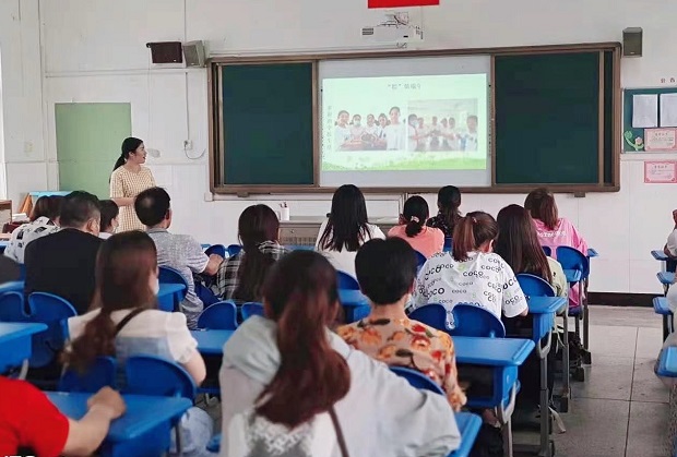 李婷.jpg 李婷.jpg