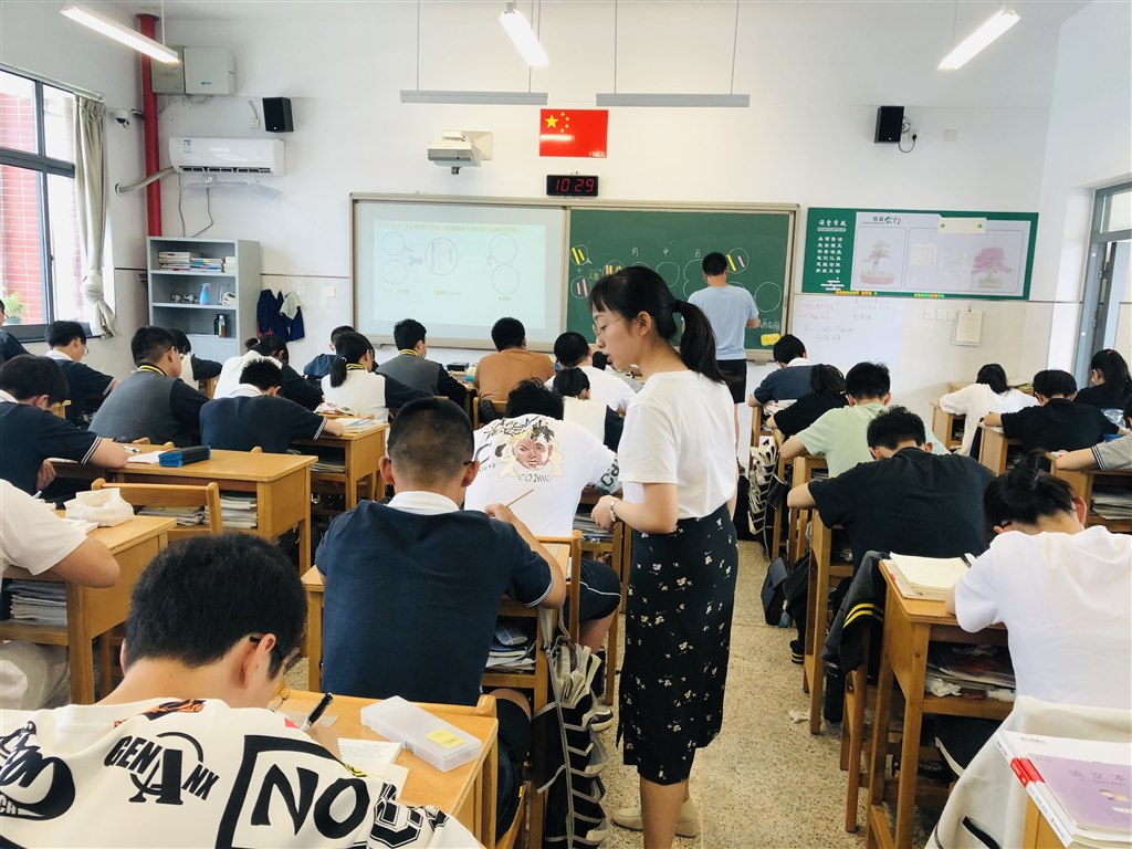 开课照片 (2).JPG