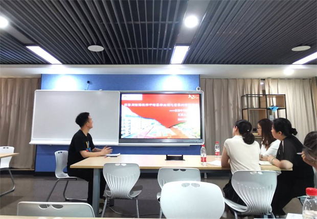 讲座.jpg 讲座.jpg