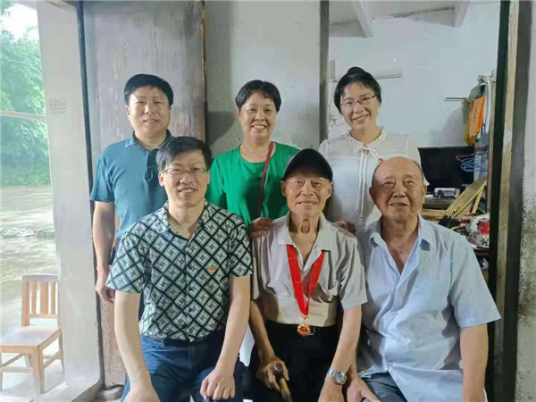 王胜东1.jpg
