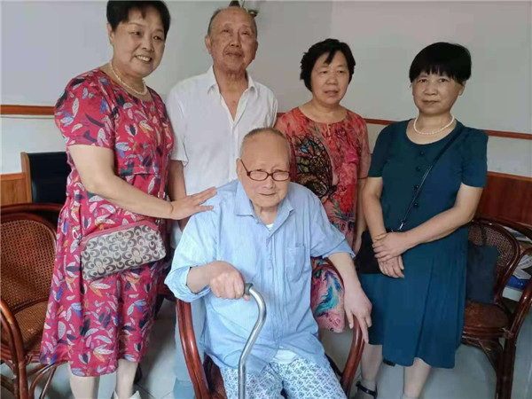 冯赓贤.jpg