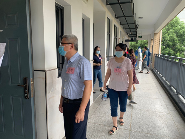 其他学生转移到备用教室1.jpg