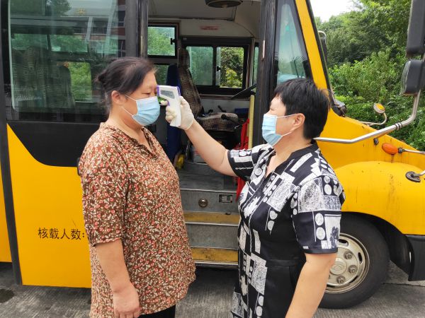 驾驶员、照管员体温互测1.jpg