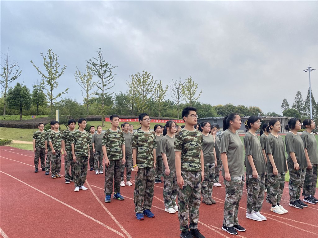 列队1.jpg