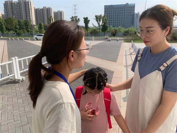 10.吕婉馨妈妈.jpg