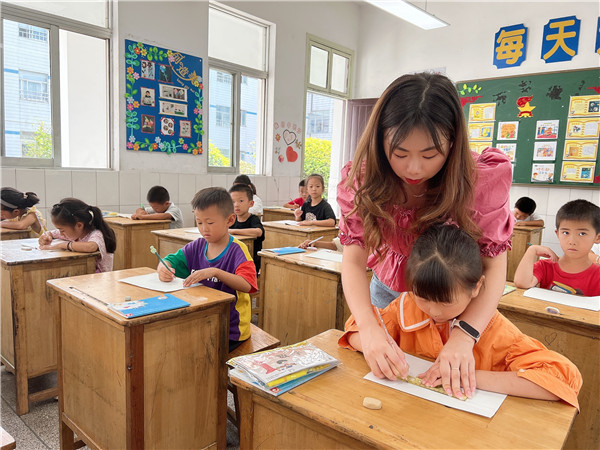 数学—快乐合作画直线.jpg