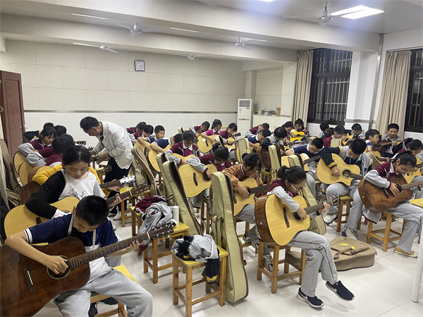 吉他.jpg