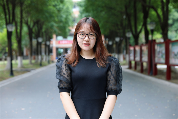 曹小凤.jpg