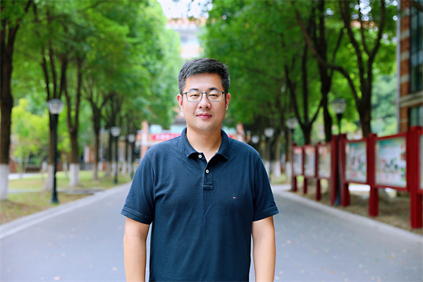 潘亚波.jpg