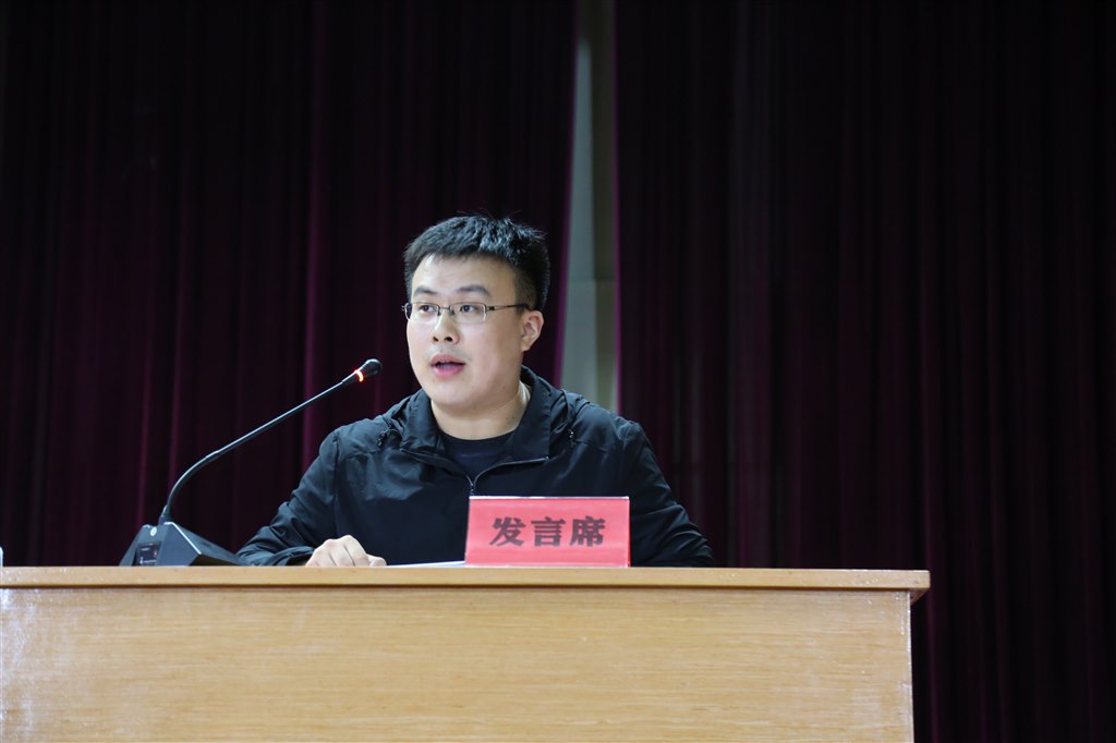 汤陆杰.JPG