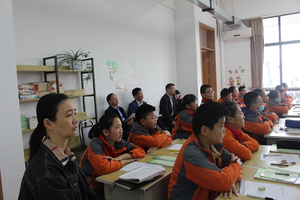 数学听课.jpg