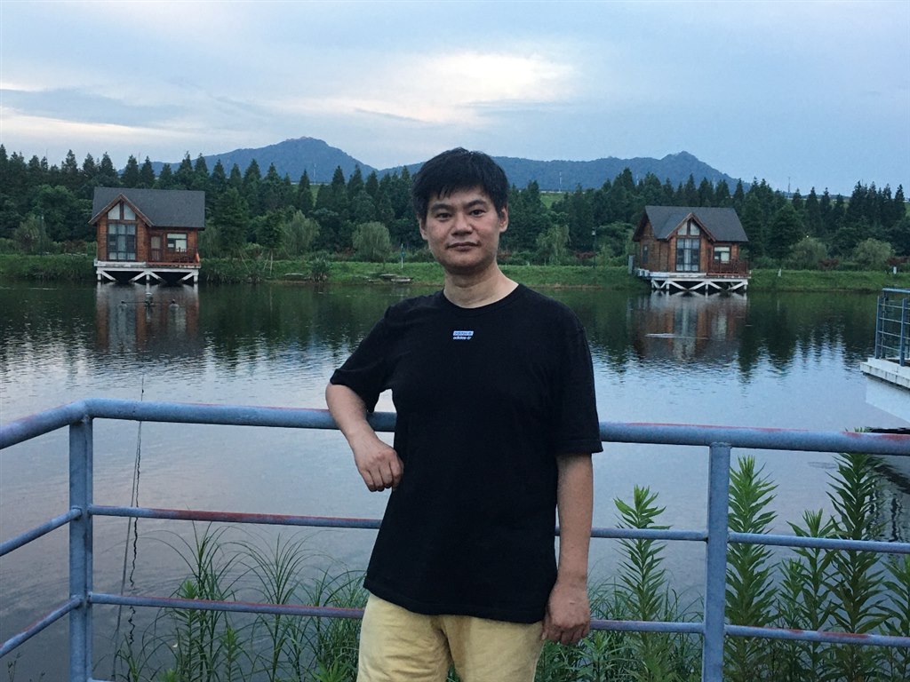 6工作室领衔人 陆军.jpg
