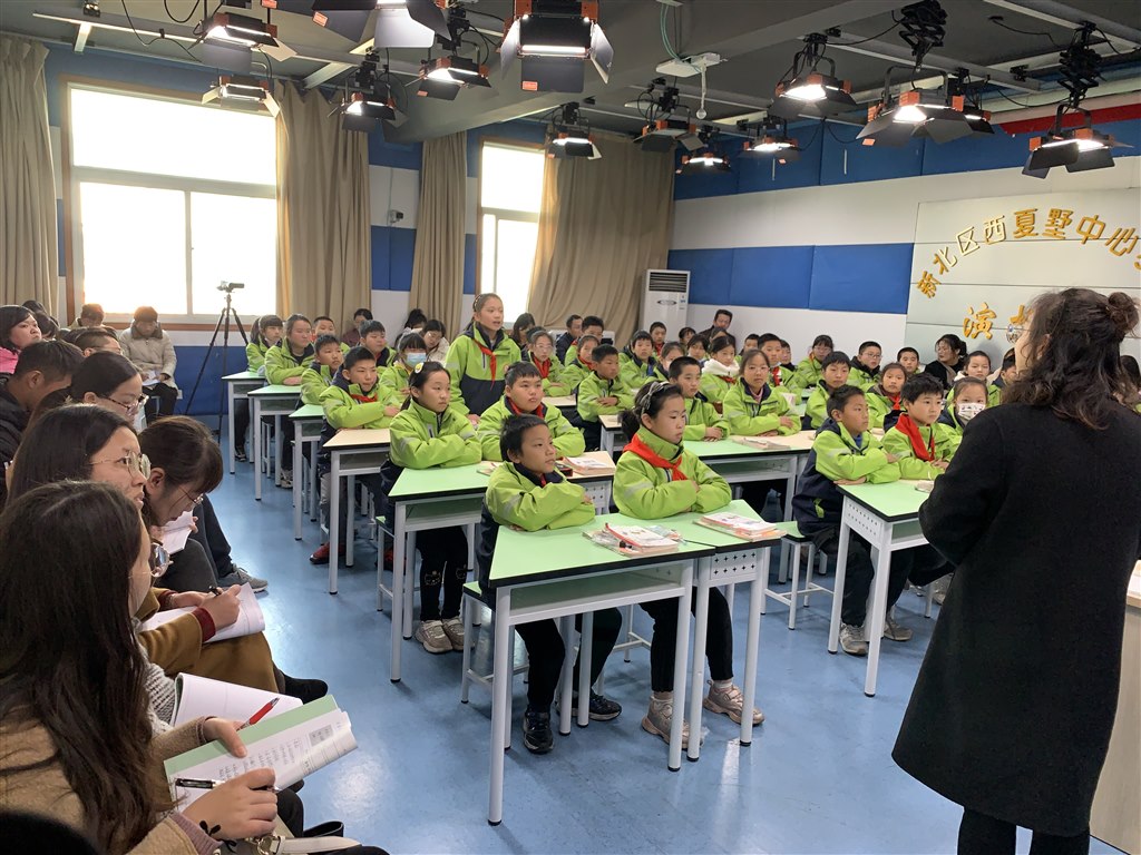 听课全体.JPG 听课全体.JPG