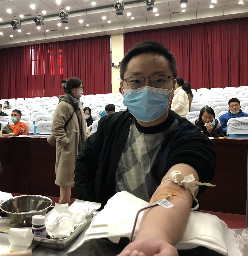 袁忠华01.jpg