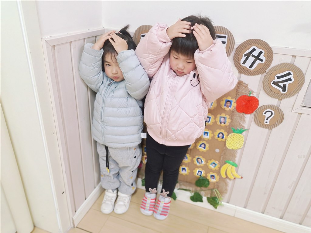 a4d9acec45fe48bbd6fc714a1f6f690.jpg