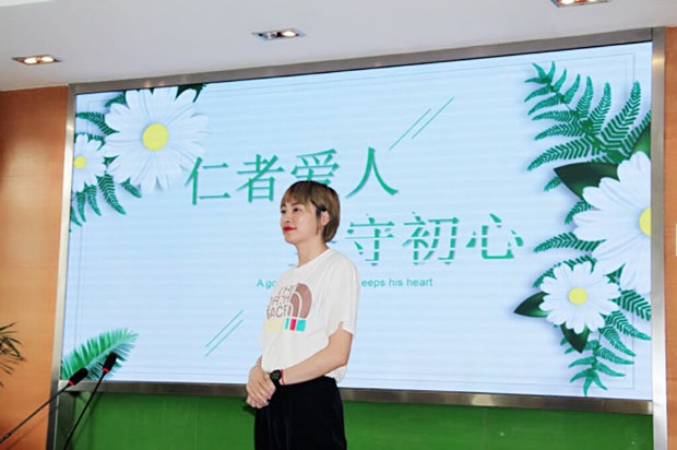 李莉12_副本.jpg