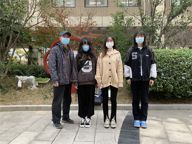 合影2.jpg